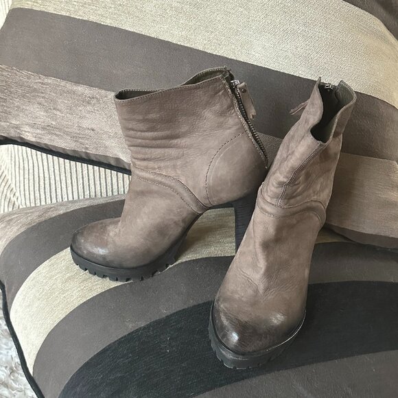 Grey, ombre toed high heeled boots - can you find them in my closet? - Picture 1 of 5